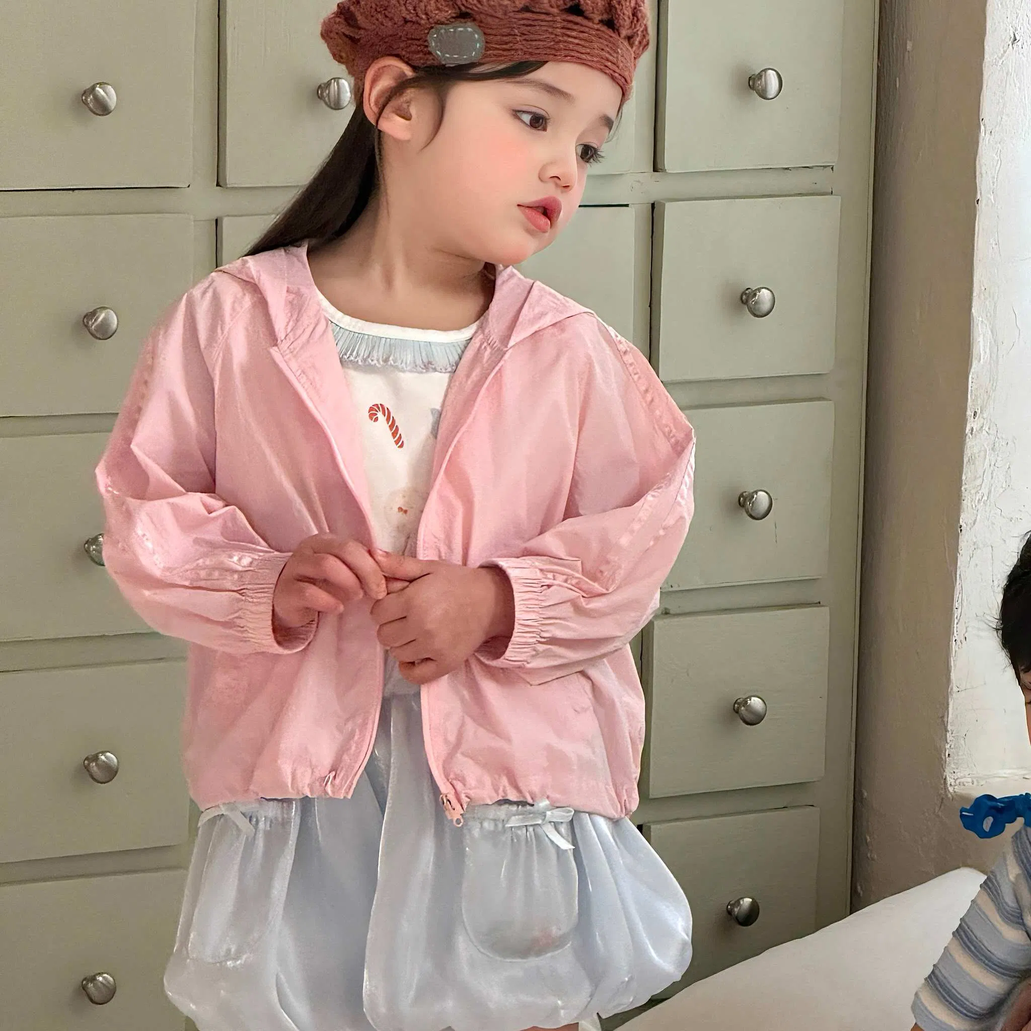 Fashion Summer Girls' Apparel for Kids Wear with T-Shirt and Skirt
