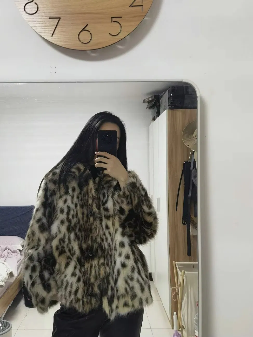 Apparel&AccessoriesWomen's ClothingWomen's Faux Fur CoatsWomen's Autumn and Winter New Fashion Joker Casual Faux Fur Effect Retro Lapel Long-sleeved Women'