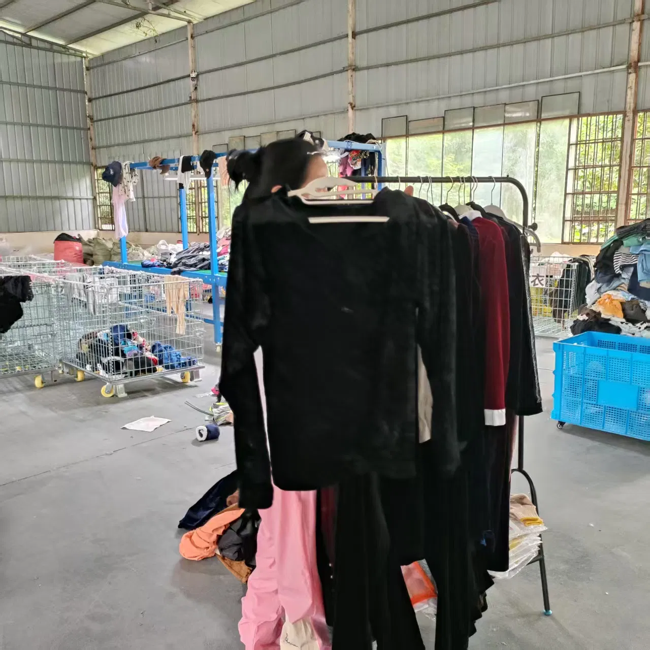 Stylish Top Grade Second-Hand Women's Used Pleuche Apparel Mixed in Bales Bulk Used Clothes