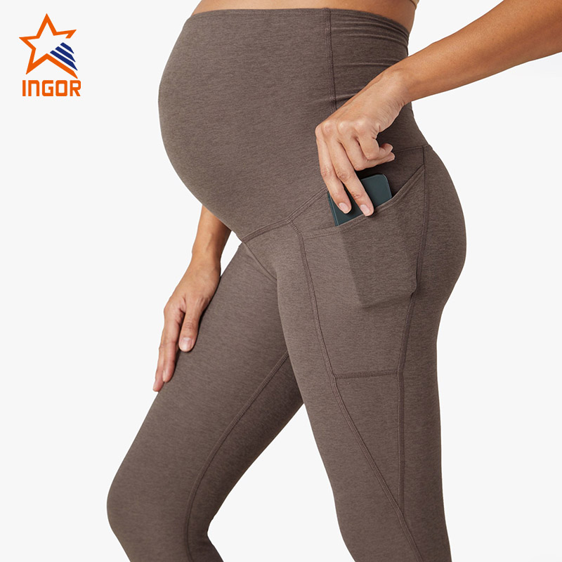 Maternity Legging Detail 1