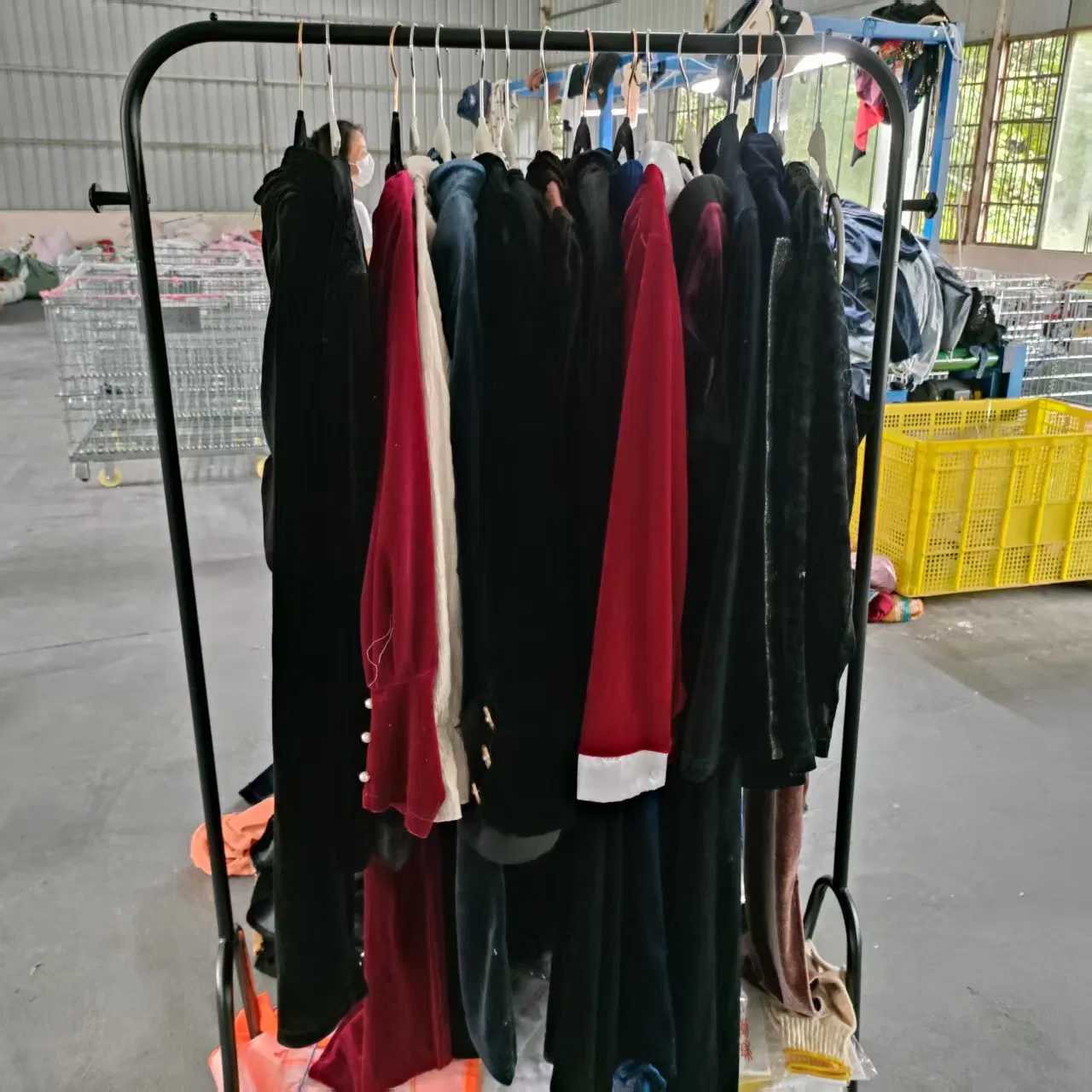 Stylish Top Grade Second-Hand Women's Used Pleuche Apparel Mixed in Bales Bulk Used Clothes