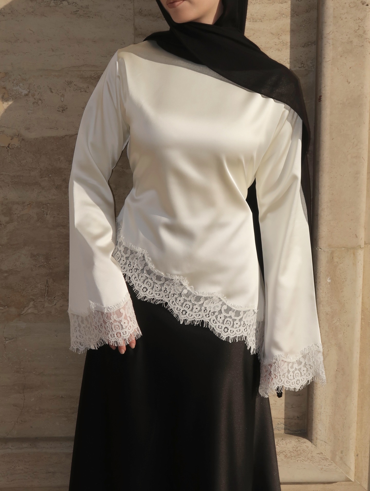 Mexizo 2026 Modest Islamic Abaya Women Muslim Clothing Satin Asymmetric Lace Trim Dubai Style Abaya Short Top Women's Clothing