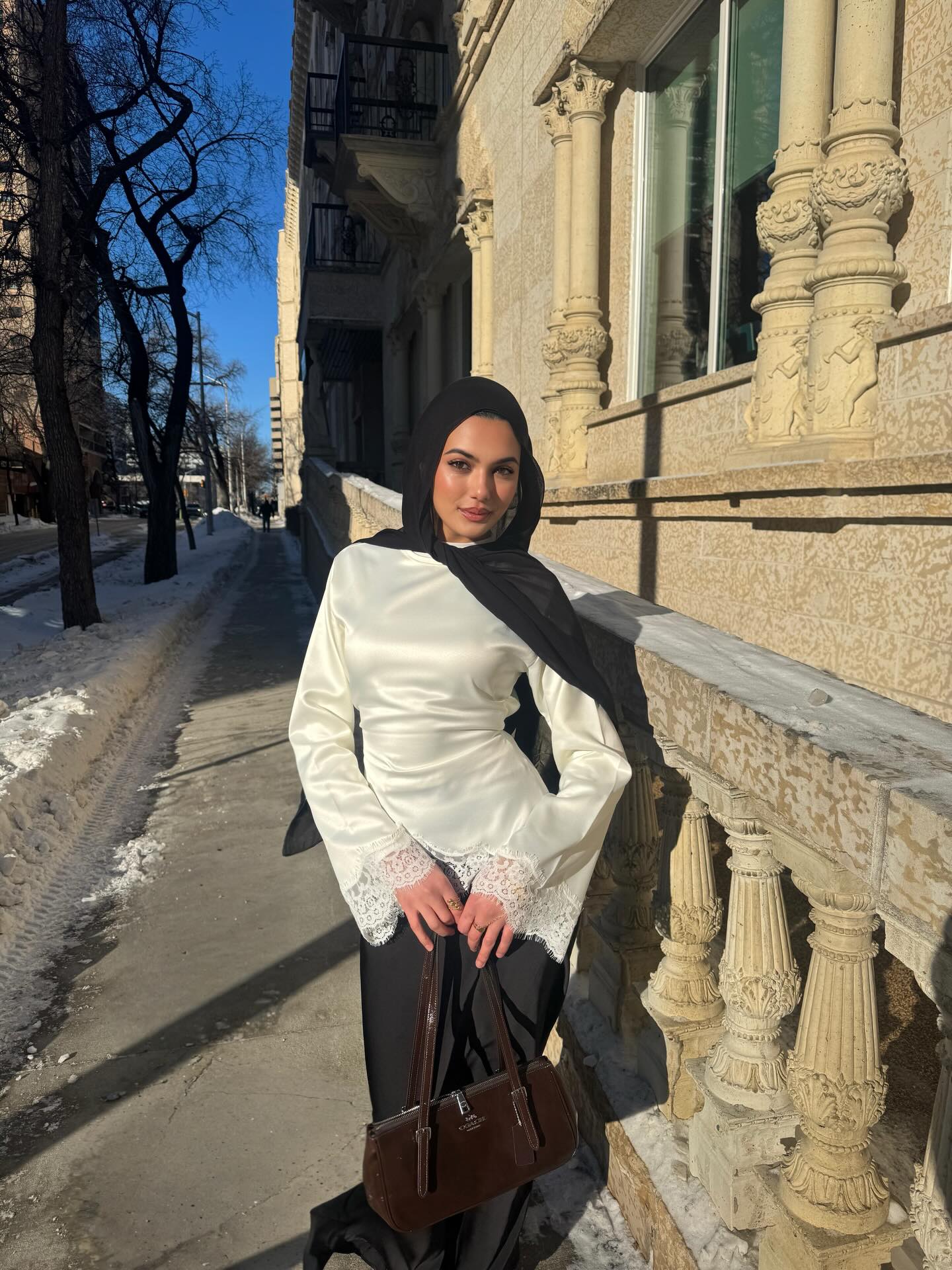 Mexizo 2026 Modest Islamic Abaya Women Muslim Clothing Satin Asymmetric Lace Trim Dubai Style Abaya Short Top Women's Clothing