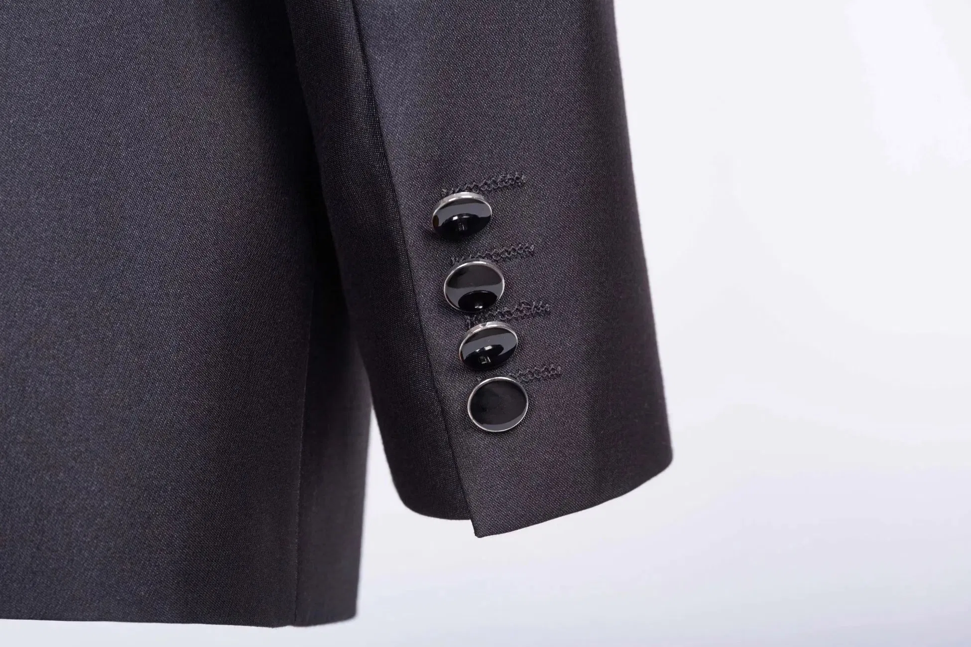 Custom Business Men's Formal Apparel for High-End Office Wear