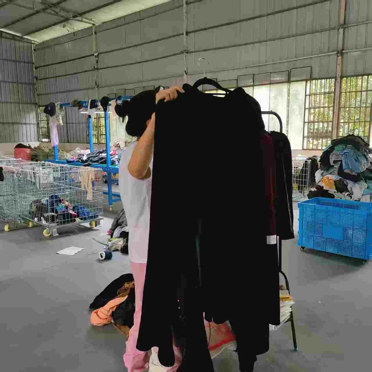 Stylish Top Grade Second-Hand Women's Used Pleuche Apparel Mixed in Bales Bulk Used Clothes