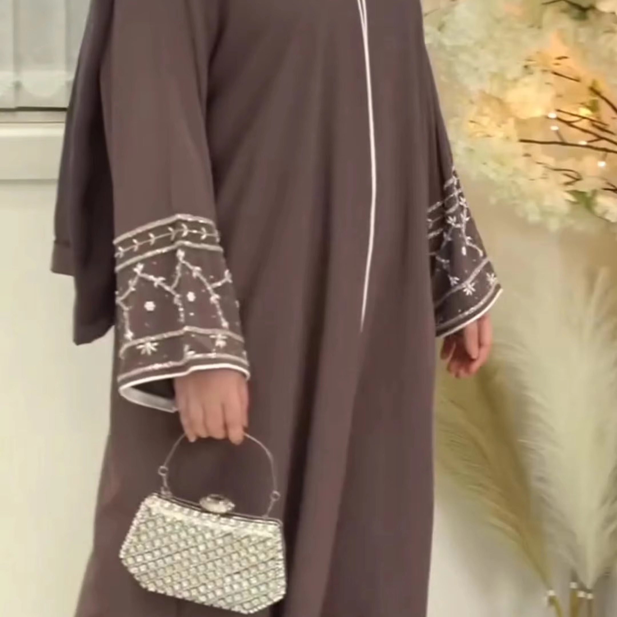 2025 Wholesale Arabic Style Women's Abaya Beaded Polyester Muslim Clothing Middle East Targeted Full Sleeve All Seasons Pakistan