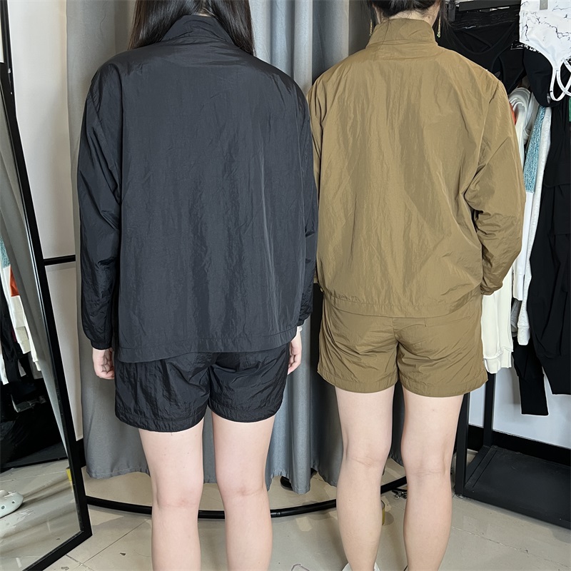 Women Outdoors Clothing Custom Lightweight Windbreak Waterproof Windbreaker Shorts Set Nylon Tracksuit