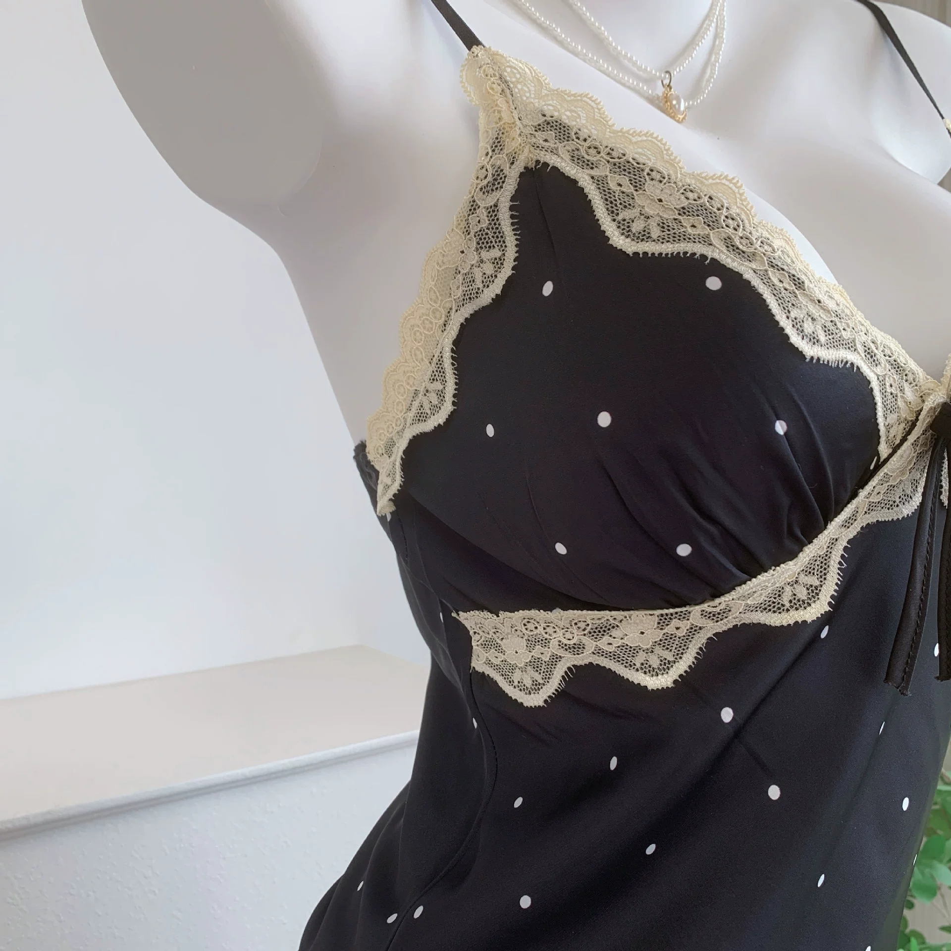 Spring/Summer Women's Sleep Skirt - New Style Lace Polka Dot Strapless Thin Model with Underwire Comfortable Sleep Dress