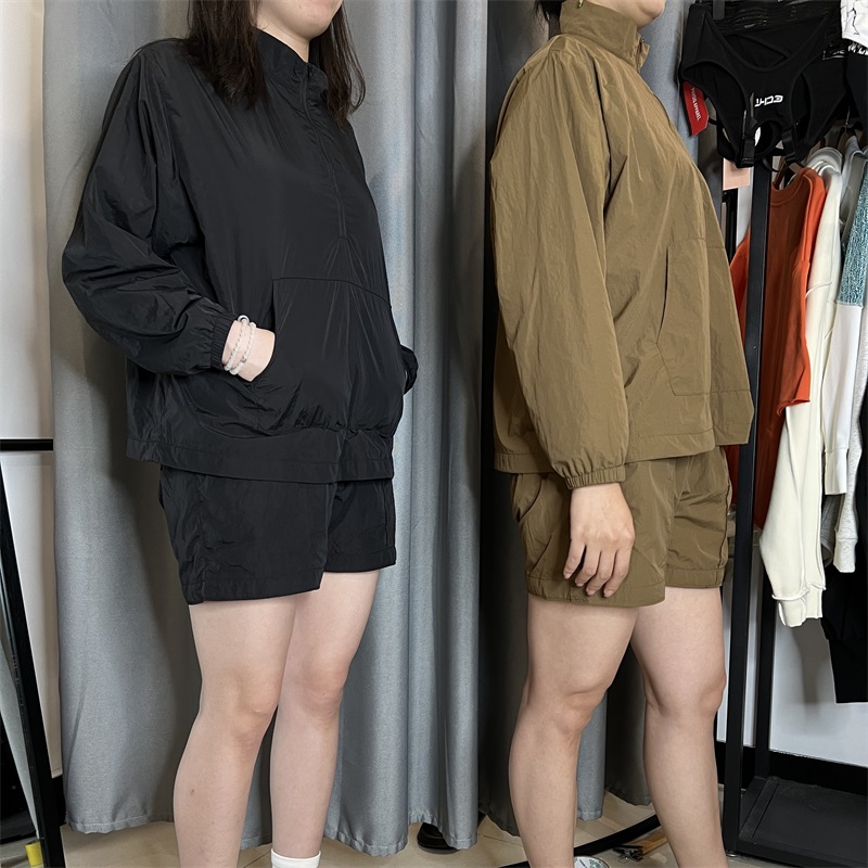 Women Outdoors Clothing Custom Lightweight Windbreak Waterproof Windbreaker Shorts Set Nylon Tracksuit