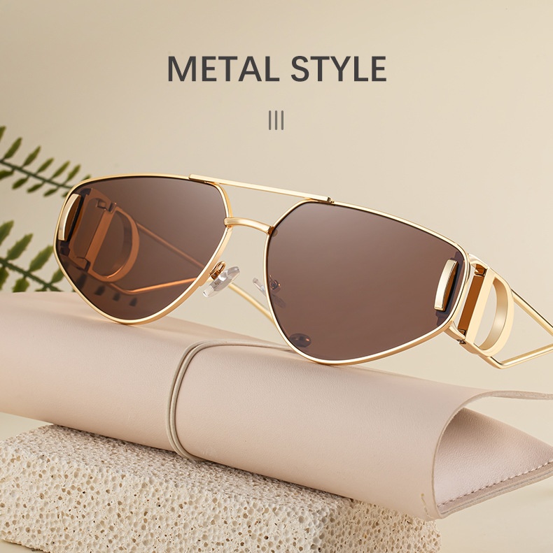 Sunglasses Display 4
