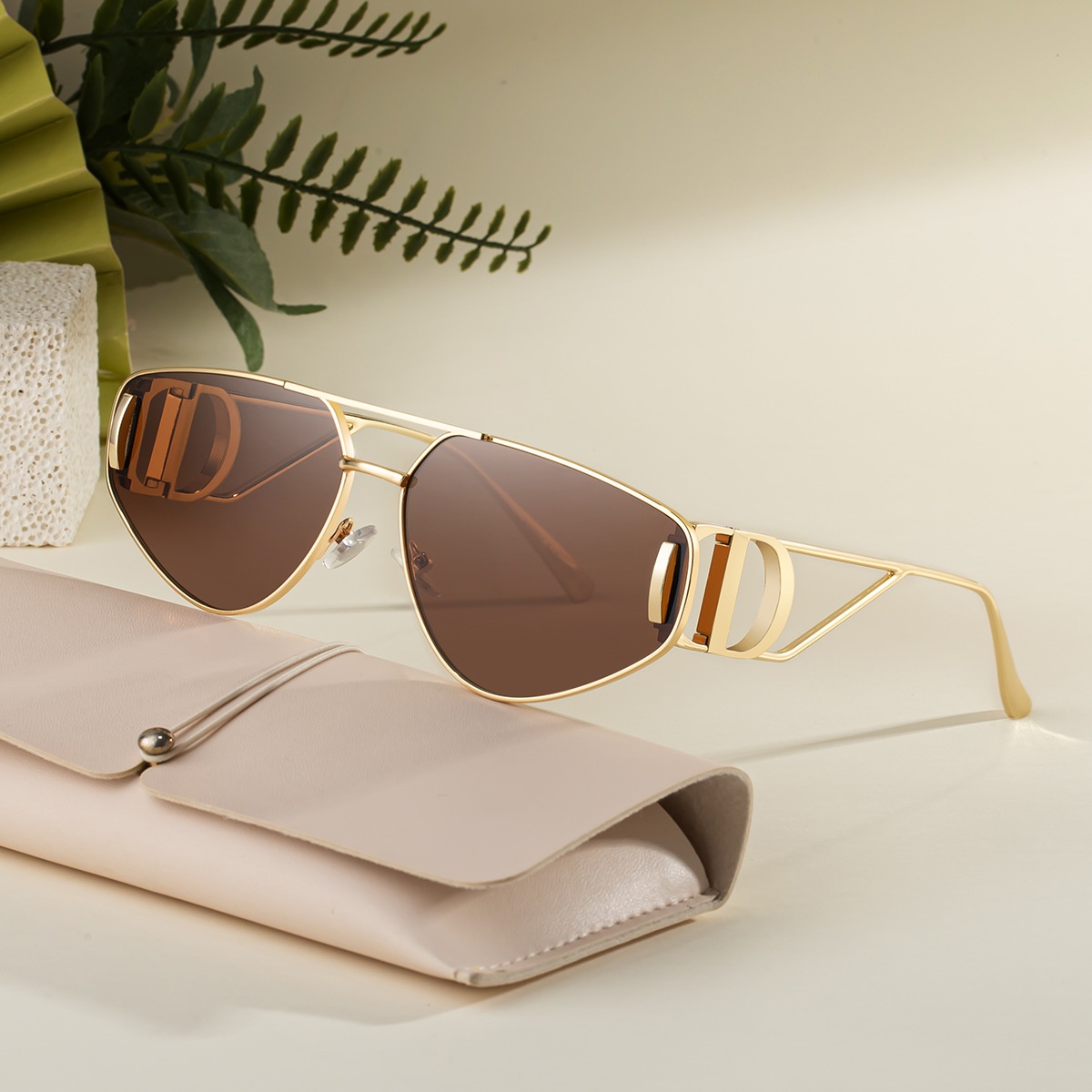 2026 New Fashion Cat Eye Luxury Sunglasses Women's Trendy Outdoor Street UV400 Protection Full Frame Model LB-A10011