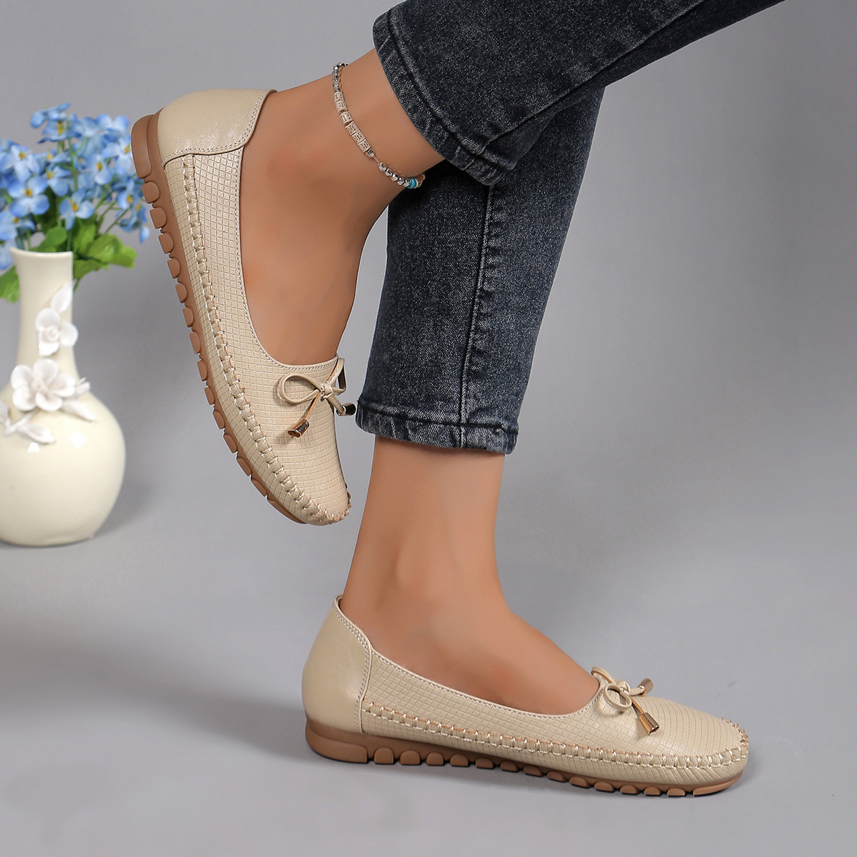 Comfortable Beige Women's Casual Loafers,Lizard Pattern Slip-On Flats With Bow,Hand Stitched Flexible Sole Ballerina Shoes