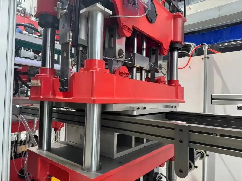 High-Quality Multi-station positive and negative pressure thermoforming machine Company, Products