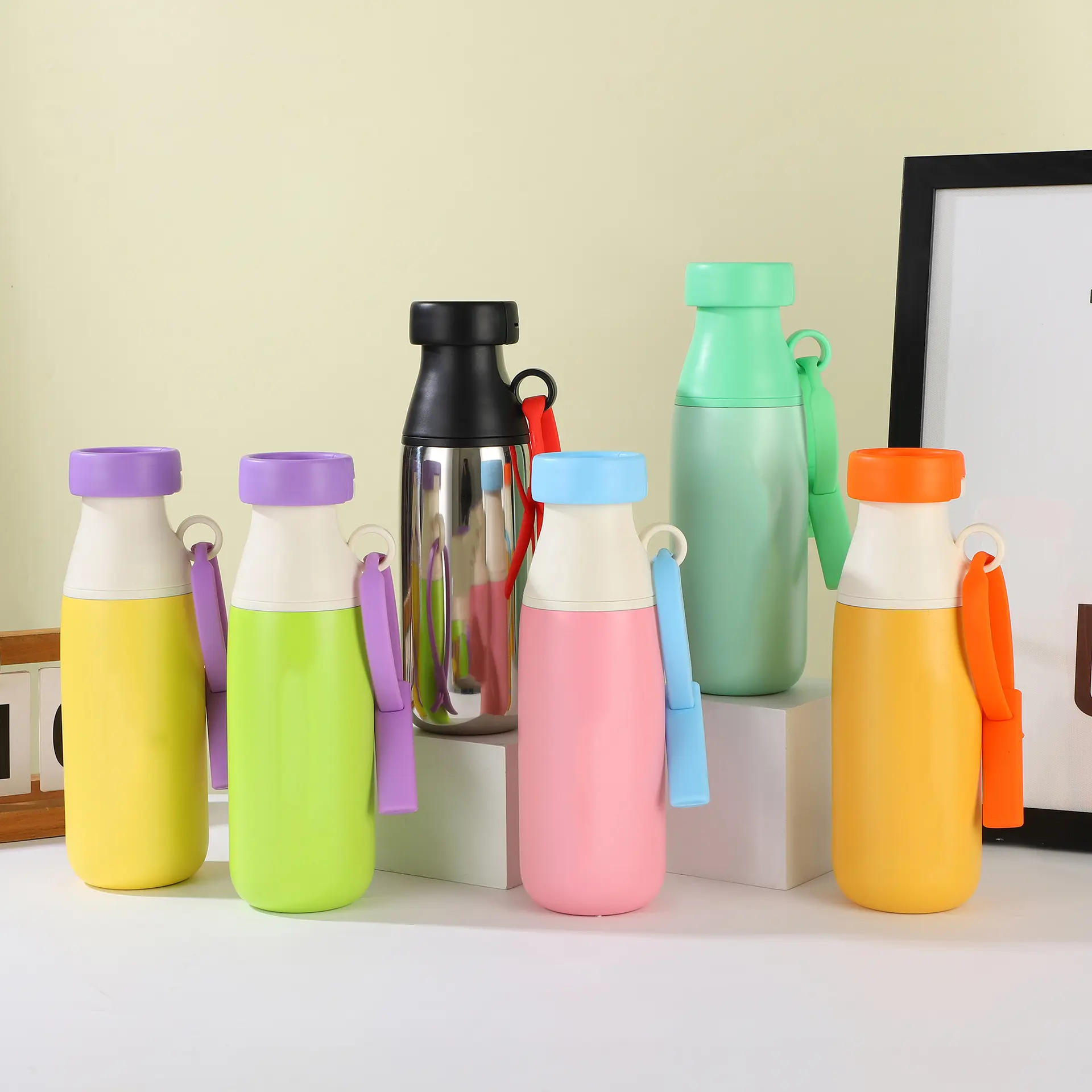 Wholesale Food Grade 520ml Insulated Stainless Steel Kids Water Bottle Cute Milk Mug with Straw and Handle for School Manufacturers, Manufacturer
