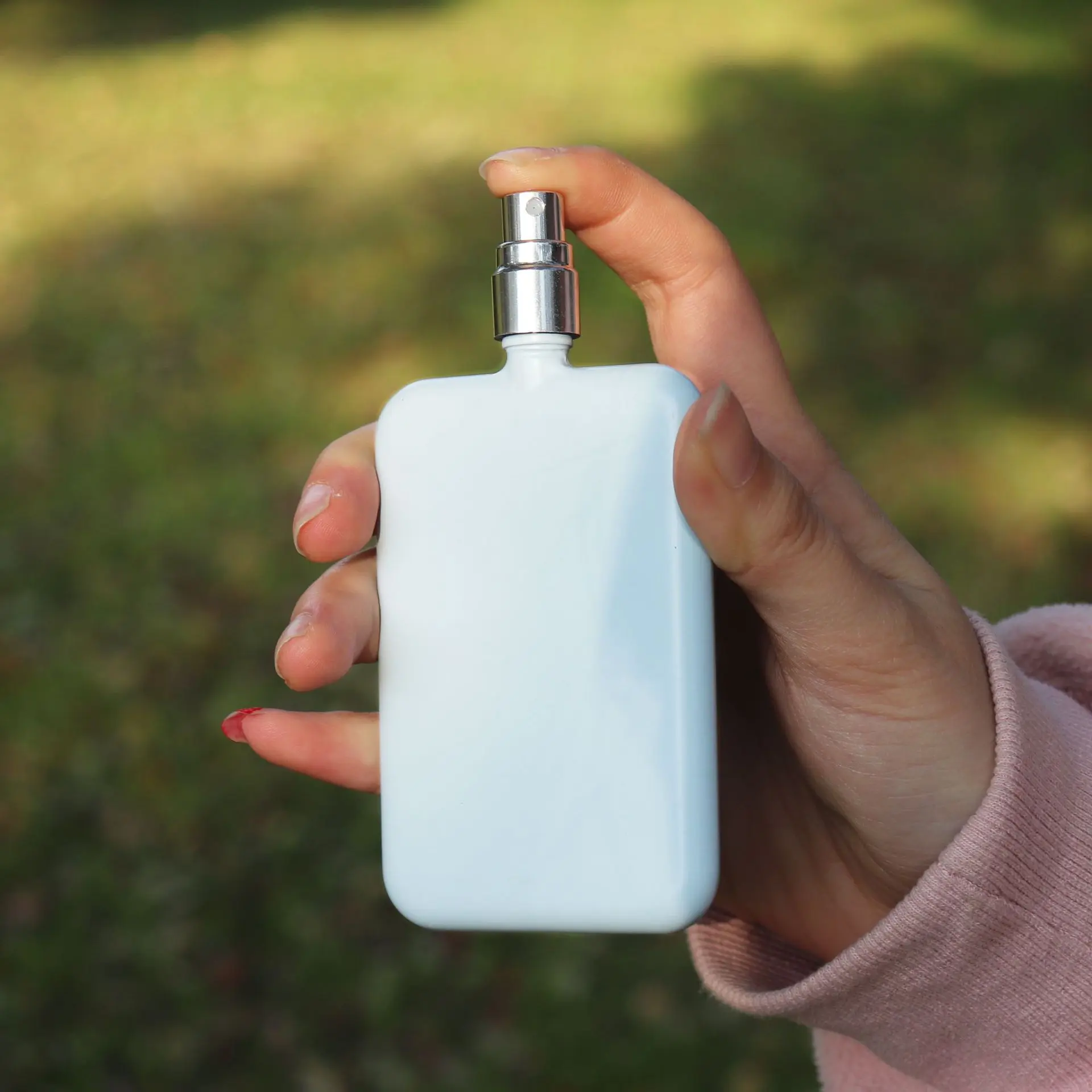 Wholesale Food Grade 45ml Ultra-Thin Stainless Steel Liquor Hip Flask Perfume Bottle with Nozzle Design Factories, Factory
