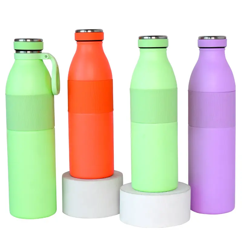 China Innovative Stainless Steel 600ml Water Bottle with Magnetic lid and Silicone Sleeve Suppliers, Factories
