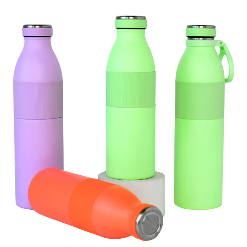 China Innovative Stainless Steel 600ml Water Bottle with Magnetic lid and Silicone Sleeve Suppliers, Factories