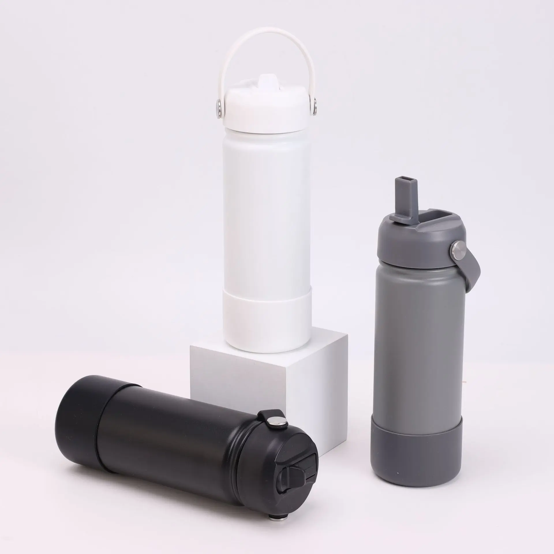 Wholesale Reusable 21oz Stainless Steel Insulated Metal Water Bottles with Straw Lid Supplier, Suppliers