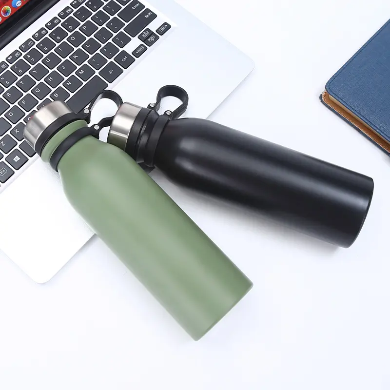 China 600ml Stainless Steel Insulated Vacuum Water Bottle with Lid and Strap Suppliers, Factories