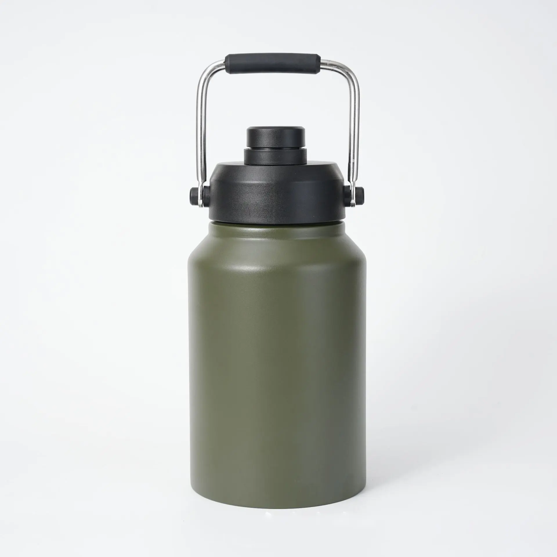 Wholesale Large Capacity 64oz Double Wall Vacuum Insulated Sports Water Bottle for Camping Manufacturers, Manufacturer