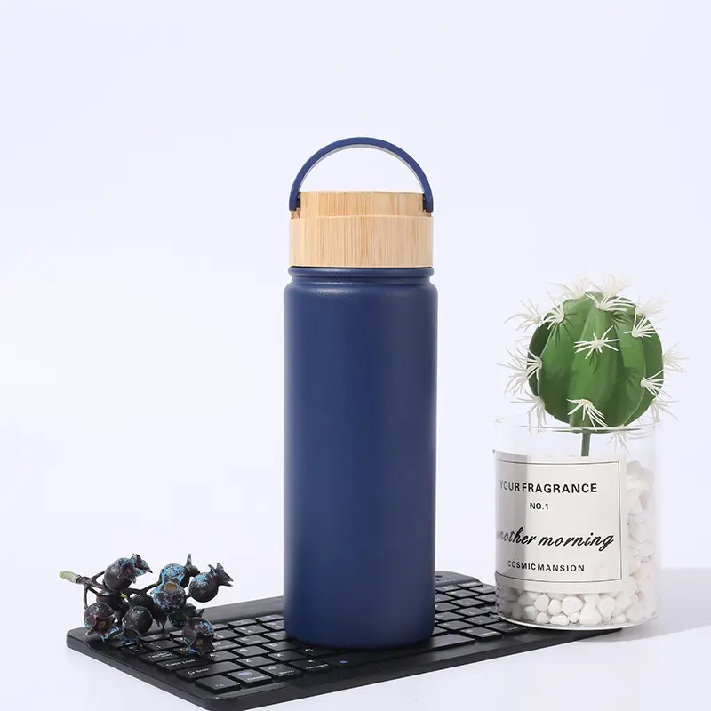 China Resuable 500ml Double Wall Stainless Steel Water Bottle with Bamboo Lid Vacuum Insulated Travel Thermos with Handle Suppliers, Factory