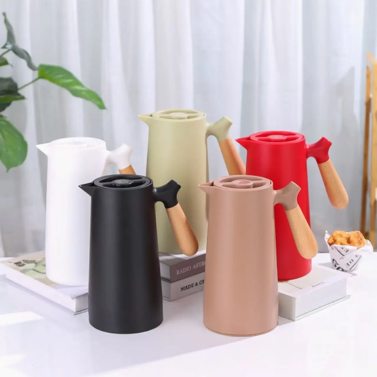 Wholesale Minimalist Design 1L Large Capacity Glass Inner Tea Thermos Kettle Household Use Water Jug Bottle with Wooden Lid Suppliers, Factories