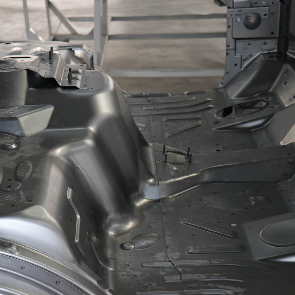 OEM Hot Heavy Truck Body Parts Panel New Condition Steel Truck Accessories with Stamping Welding Spare Truck Parts