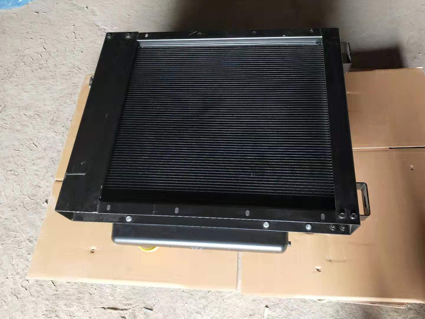 Hot Sale Deutz Cooling System 04284911 for TCD2013 BF4M1013 deutz Original Spare Parts Cooling System 04284911