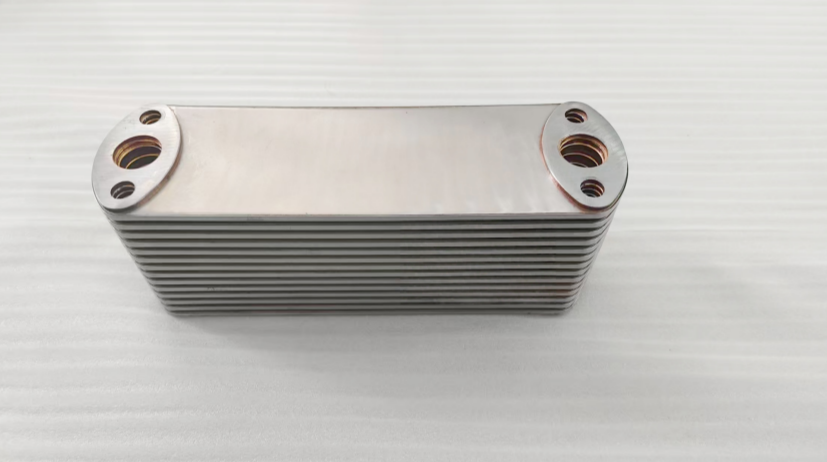 Truck Diesel Engine Oil Cooler OEM 2C466K830BA 2524-3230 Oil Cooler Element Engine Cooling System Spare Parts