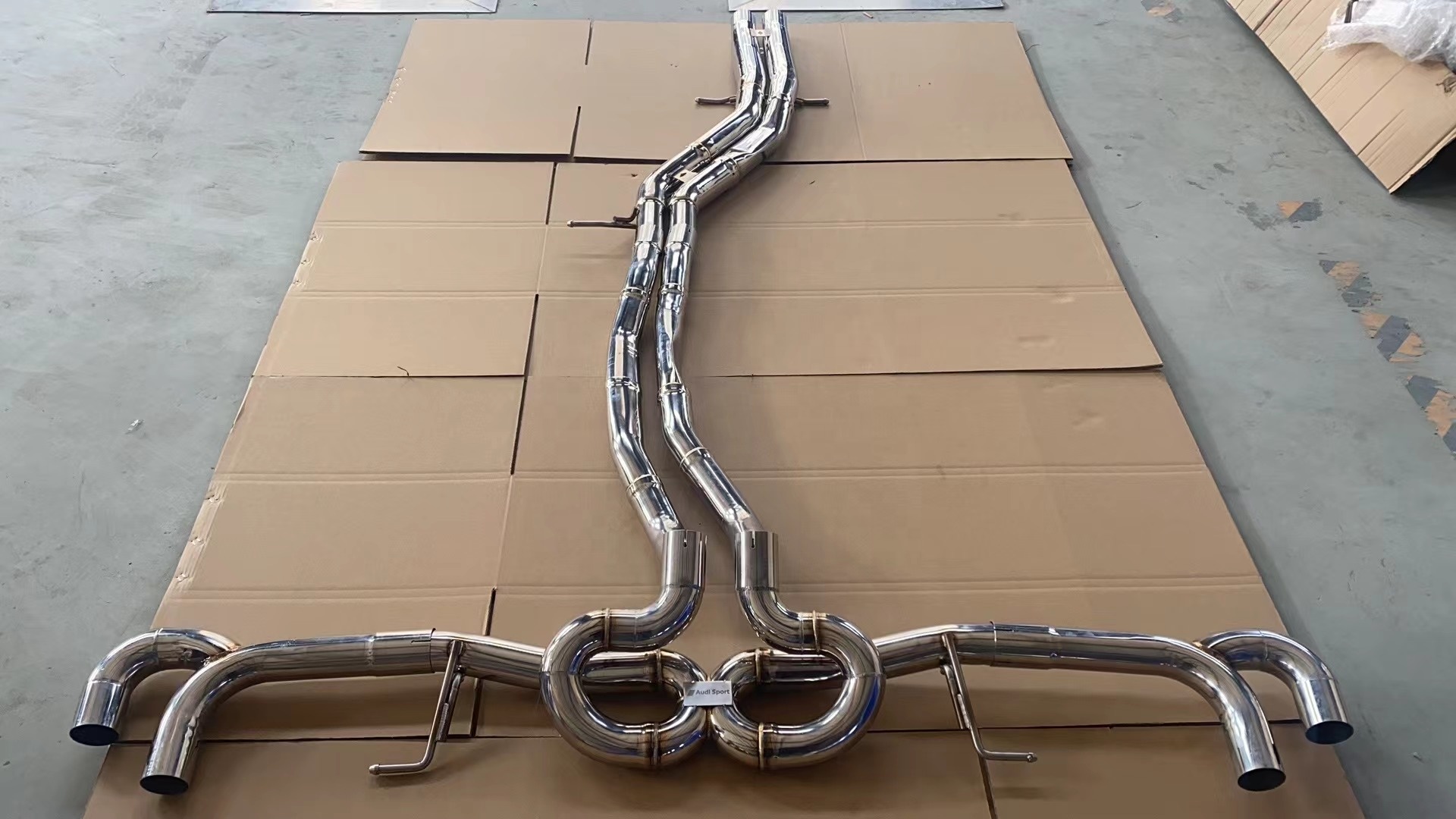 Auto Racing Parts Exhaust Pipe System for Audi Rsq8 Lamborghini Urus