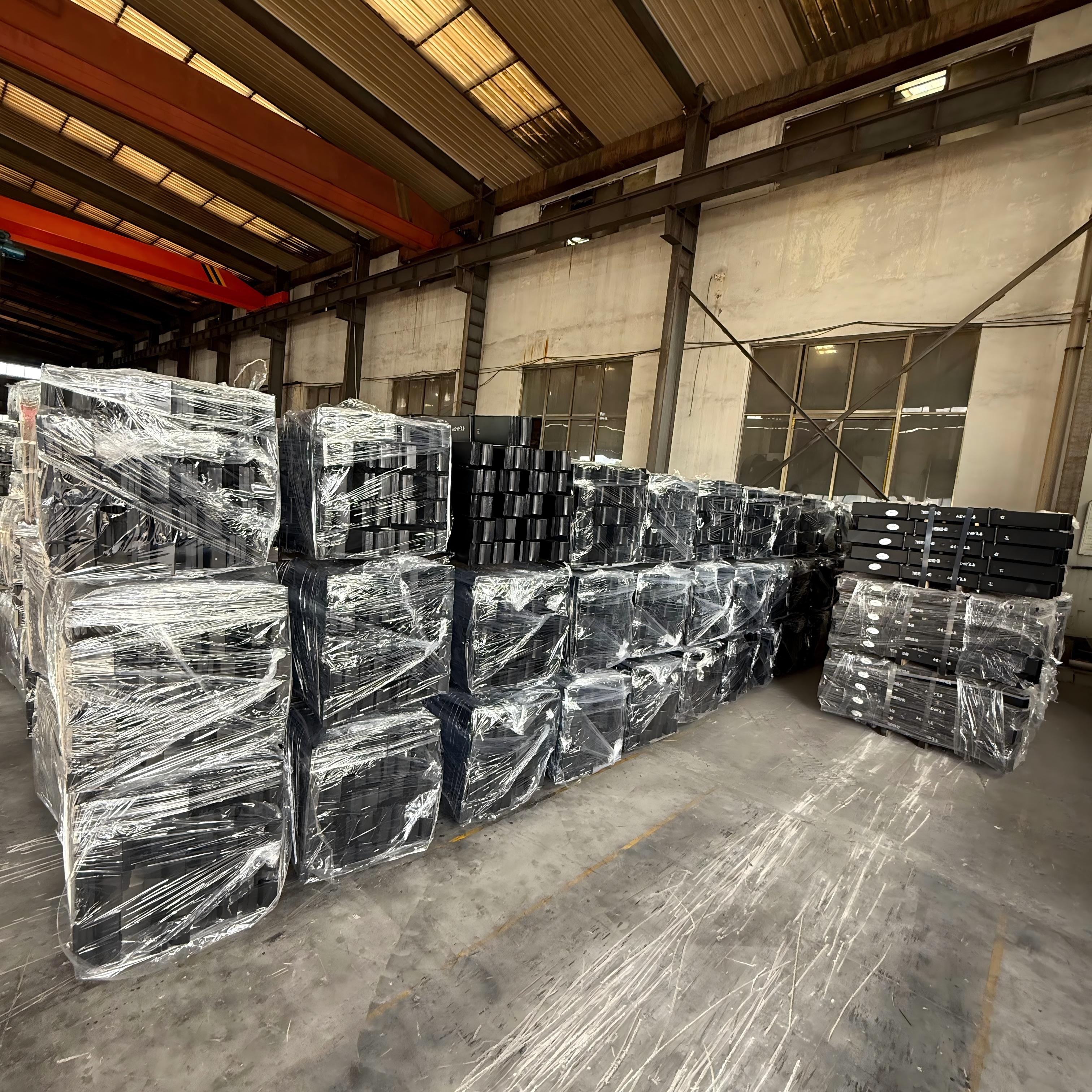 Steel Leaf Spring Front and Rear Suspension Parts for Trucks and Trailers Truck Parts for Sale