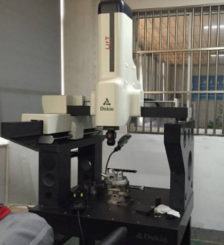 Robotic welding assembly