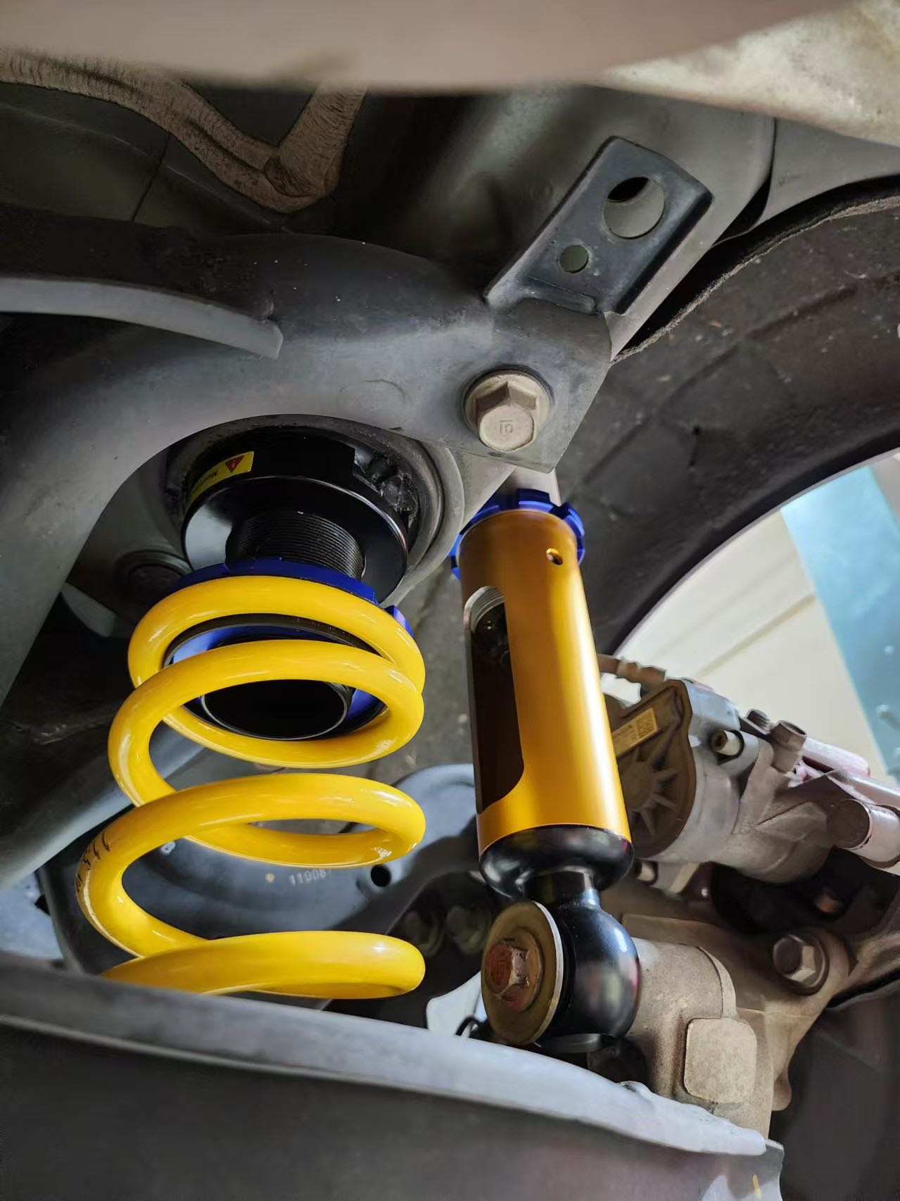Shock Absorber Image 5