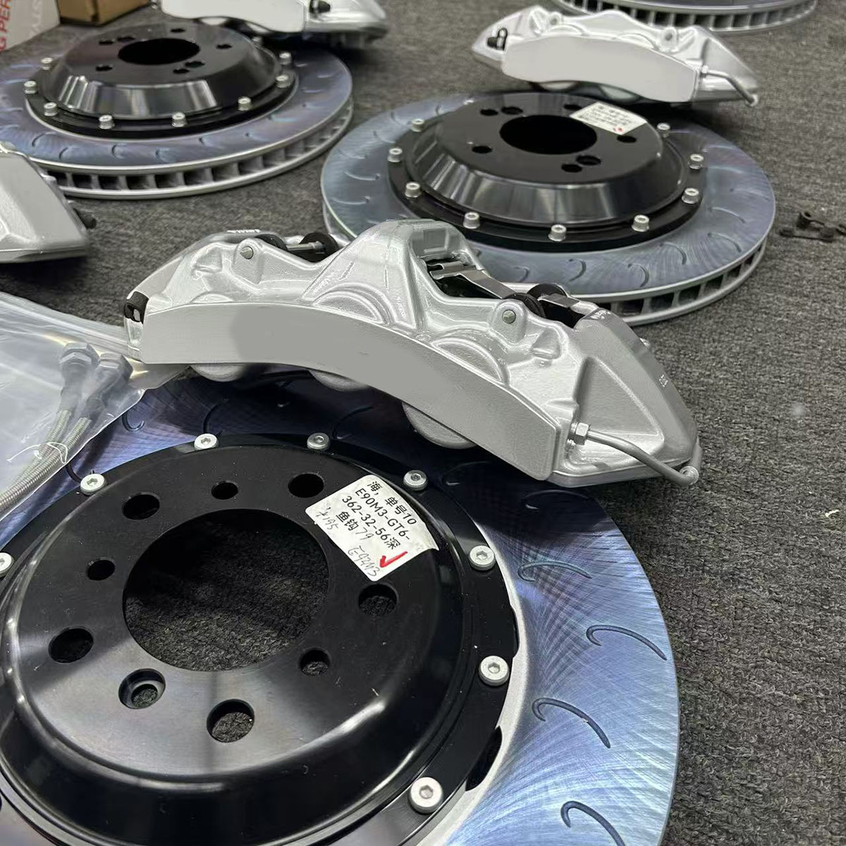 High Performance New Brake System Brake Caliper Kit for Golf Mk5 Mk6 Mk7 GTI BMW X5 F15 BMW E36 E46 E90 E91 E92 E93 M3