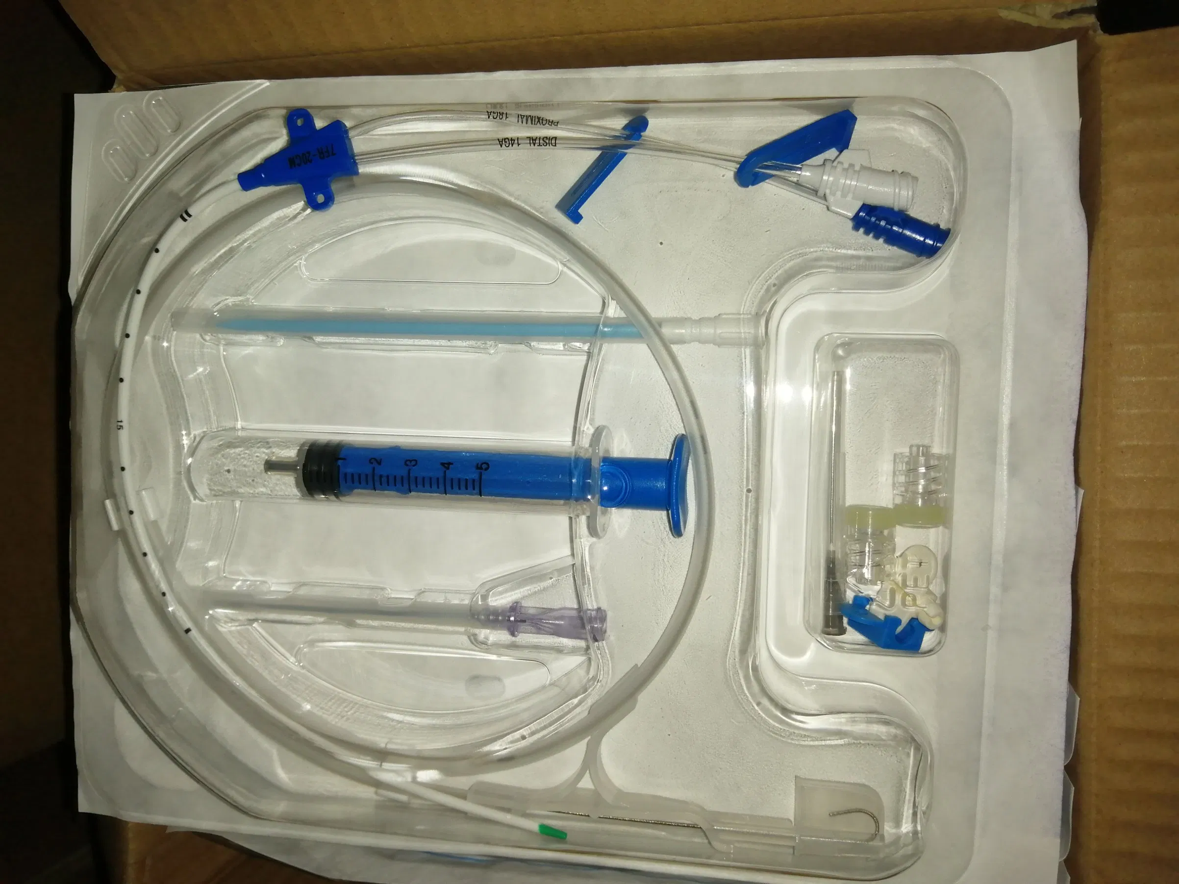 Kit de catéter venoso central desechable de un solo, doble y triple lumen