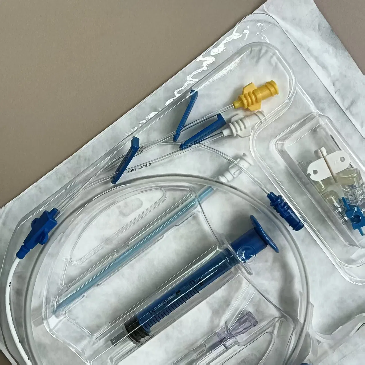 Catéter venoso central antimicrobiano pediátrico