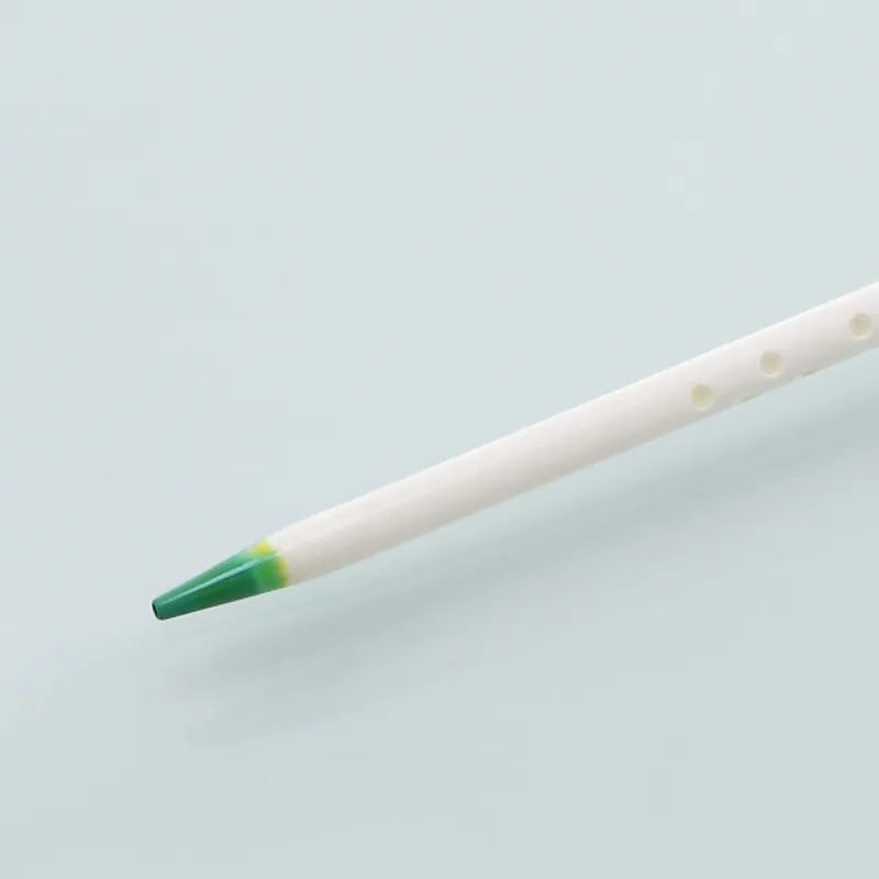 Catéter de doble lumen para hemodiálisis con hem de curva previa y antimicrobiano AG