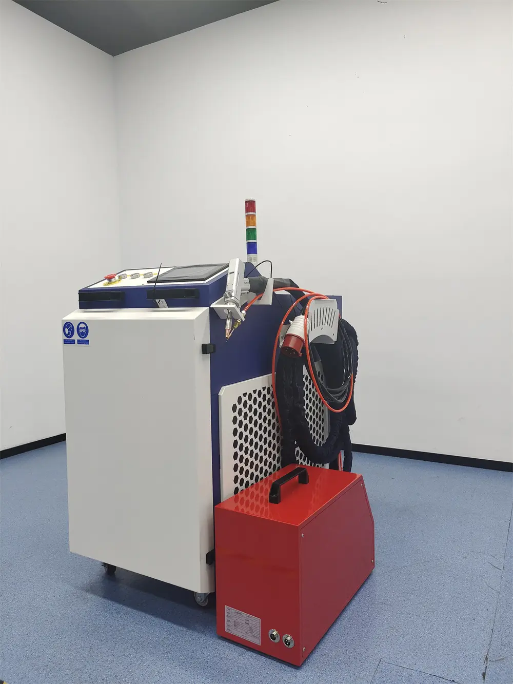 Handheld Fiber Laser Welding Machine View 3