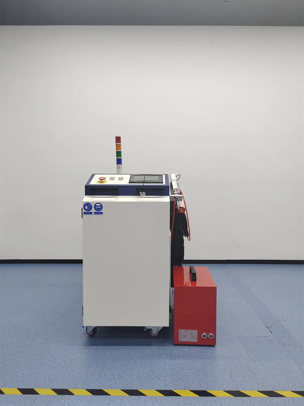 Handheld Fiber Laser Welding Machine View 1