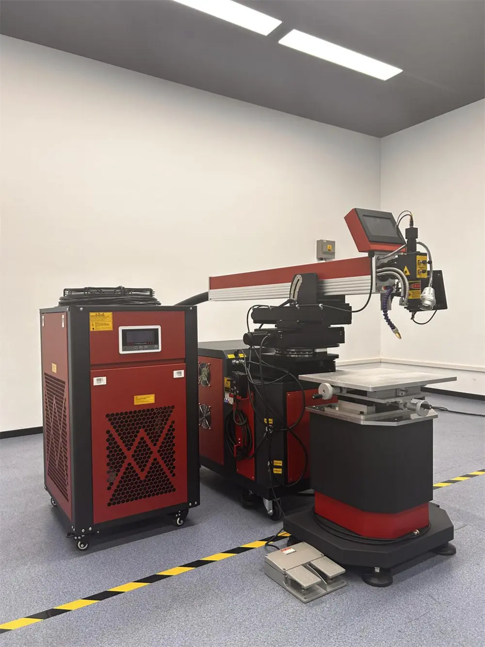 Integrated Boom Laser Welding Machine02