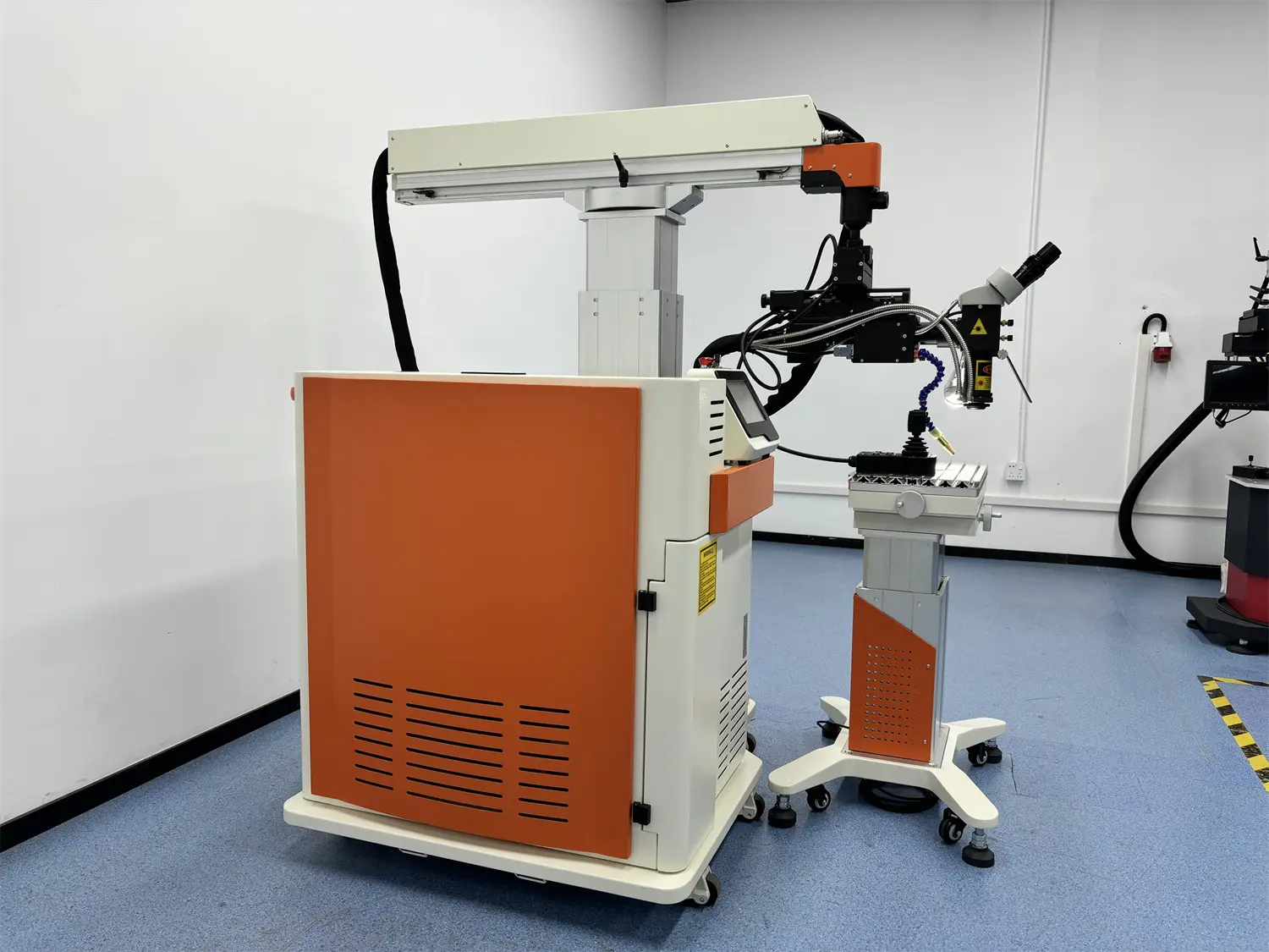 Boom Mold Welding Machine Angle 4