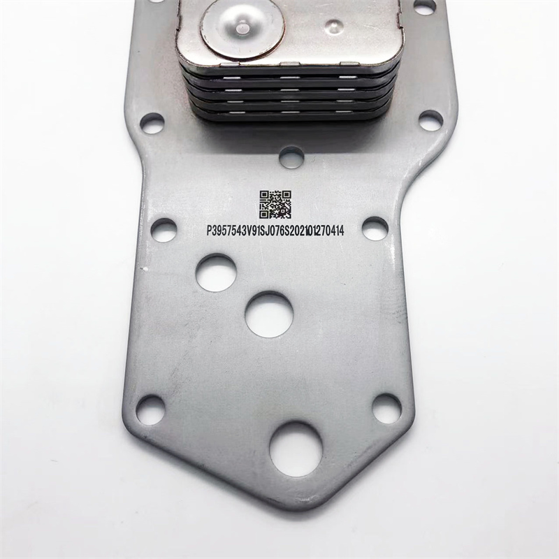 Dongfeng Cummins 4bt3.9 Engine Parts Oil Cooler Core 3957543