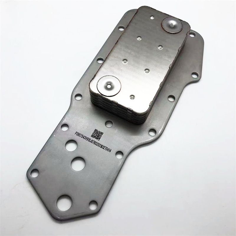 Dongfeng Cummins 4bt3.9 Engine Parts Oil Cooler Core 3957543