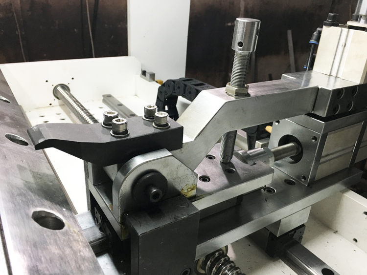 Semi-Automatic Radiator Tank Clinching Machine