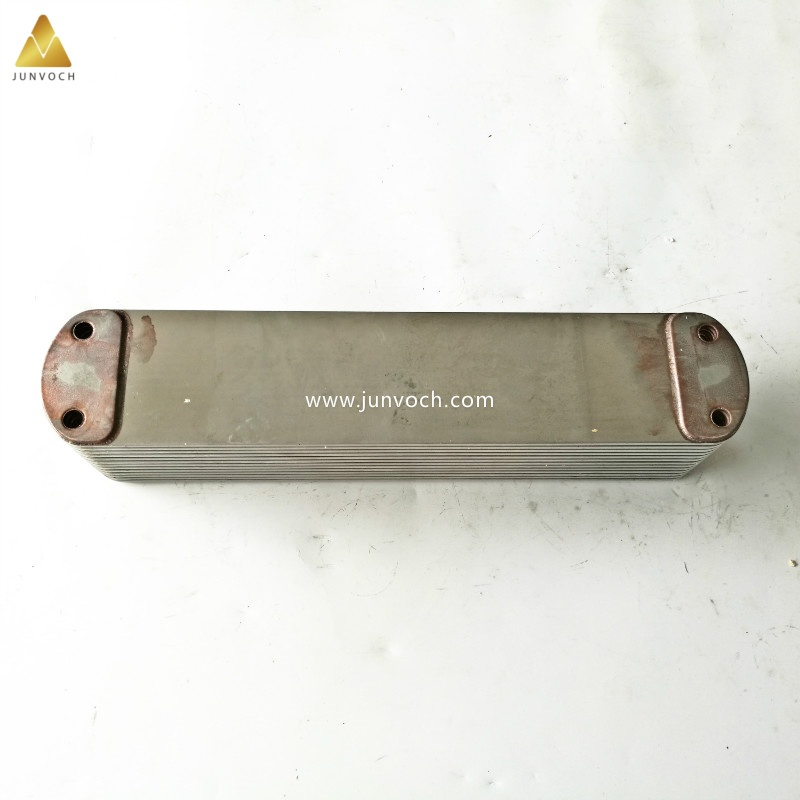 Cummins Isx15 Qsx15 Parts Lubricating Oil Cooler Core 4965487 for Excavator Oil Cooler Plate Marine Engine Parts
