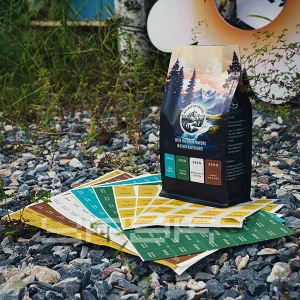 Custom Plastic Waterproof Paper Adhesive Labels Vinyl PVC Circle Sticker Roll Manufacturers, Suppliers