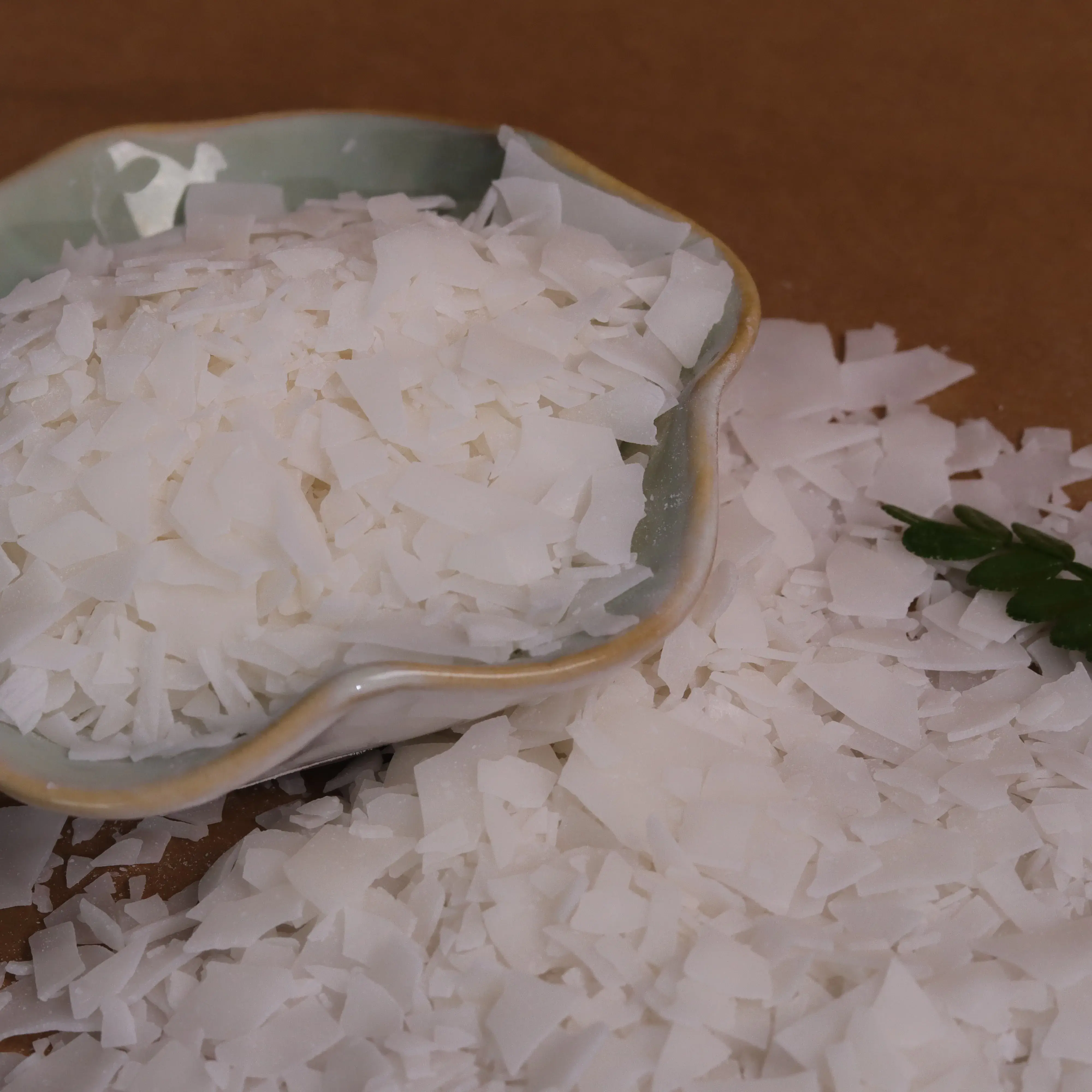 High-Quality Cosmetic Grade CocamideMEA Coconut Oil Monoethanolamide CMEA Thickener CAS 68140-00-1 Suppliers, Factory