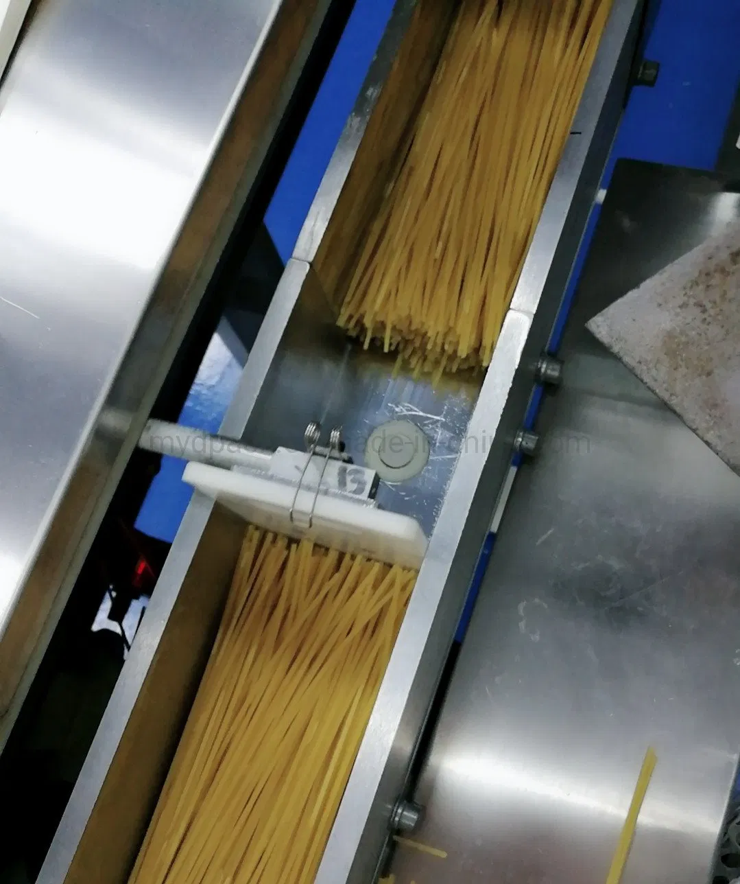 Máquina de Embalagem de Macarrão Instantâneo, Noodles, Macarrão, Pesagem e Embalagem, Equipamento de Embalagem, Máquina de Envoltório com Um Pesador
