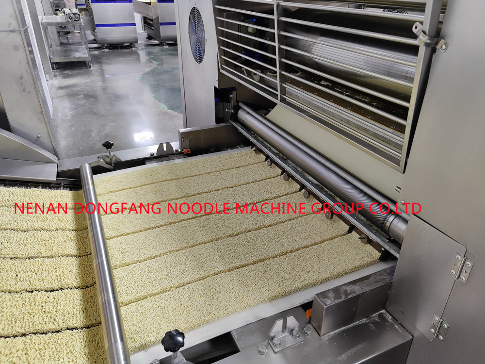 Melhor fabricante de linha de produção de macarrão ramen frito na China