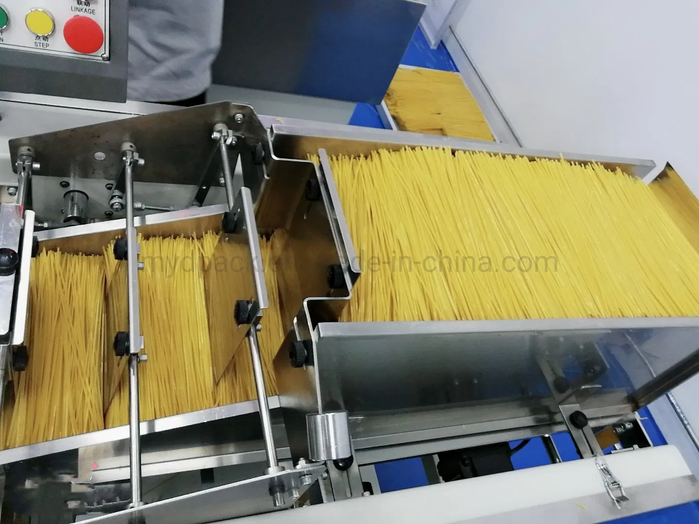 Máquina de Embalagem de Macarrão Instantâneo, Noodles, Macarrão, Pesagem e Embalagem, Equipamento de Embalagem, Máquina de Envoltório com Um Pesador